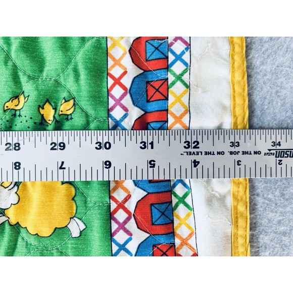 Vtg Baby Crib Quilt Blanket Rainbow‎ Farm Animal Barn Hand Quilted - Bright Read - Picture 8 of 9